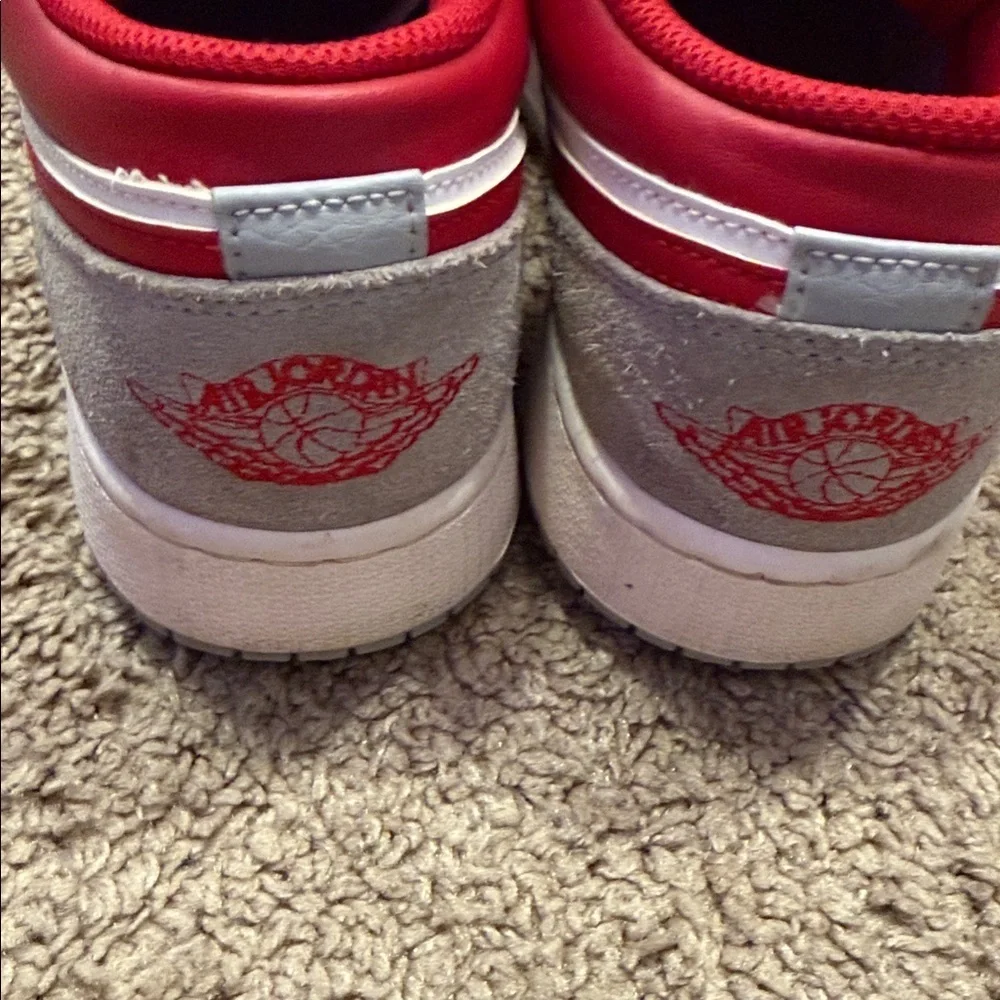 Air Jordan 1 Low SE Smoke Grey/Gym Red/White
